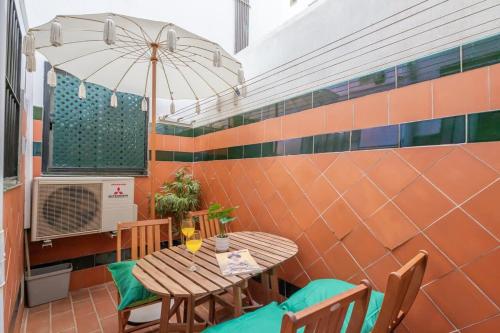 Charming 4-Bedroom Apartment in Malaga's Historic Center