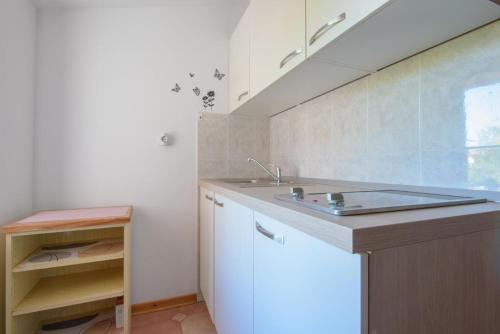 Apartment Gašpar 2 with terrace near the beach