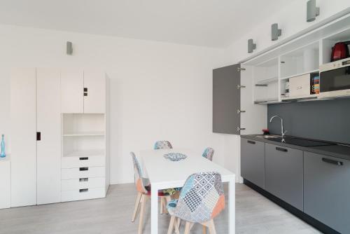 GuestHost - Modern Apartment Milano Precotto