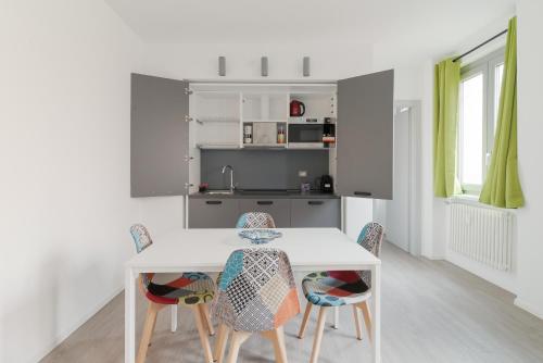 GuestHost - Modern Apartment Milano Precotto