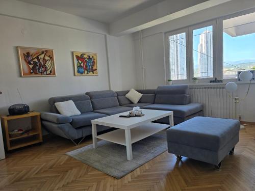 Bright, modern - 2 bedroom condo