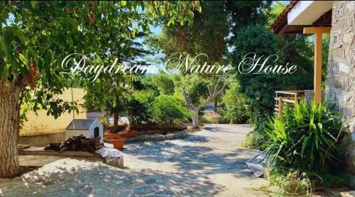 Zahrada ubytování Daydream Nature Home - Hot Tub & Cinema Experience