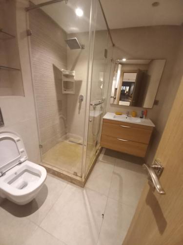 Ένα μπάνιο στο La perle home 21