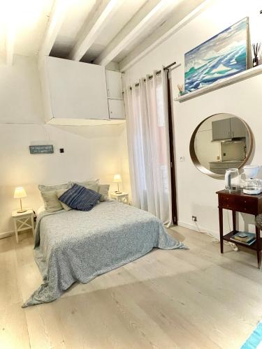 Authentic living in a Historical Monaco area photo 2