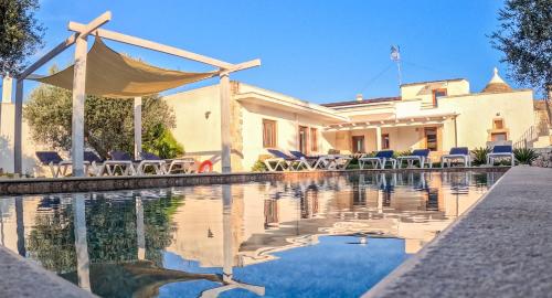 Villa with Trullo and Pool, Alberobello photo 3
