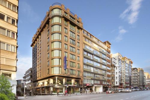 El edificio en el que está el hotel