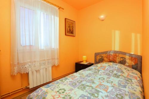 Apartments by the sea Supetar, Brac - 7549