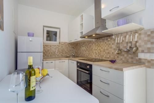 Apartments by the sea Mali Losinj, Losinj - 18322