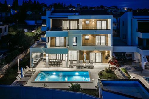 Luxury Villa del Sol - heated Pool & Hot tub
