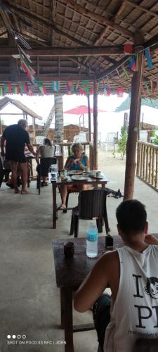 Huéspedes de Jasmine Inn at Bucana Beach El Nido
