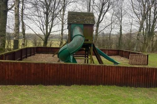 Kawasan permainan kanak-kanak di Westfield Lodge Retreat-Sleeps 6-Pet Friendly