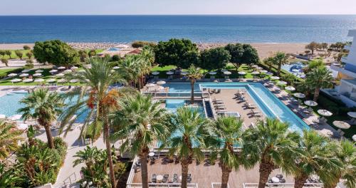 Bazén v ubytování Blue Sea Beach Resort nebo v jeho okolí