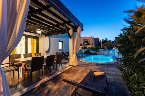 Villa Essenza Rossa in Vodice only 650 meters from the beach