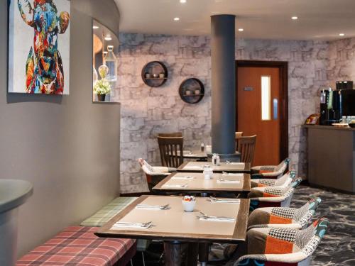 Istumisnurk majutusasutuses Novotel Milton Keynes