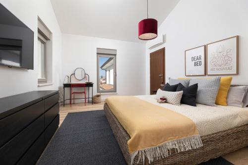 Ένα ή περισσότερα κρεβάτια σε δωμάτιο στο Villa Bel with pool