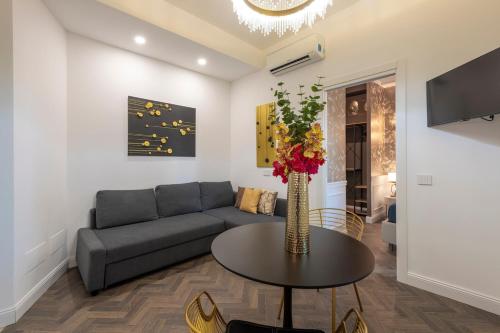 B Home - Diamond in the City Center
