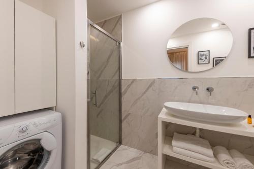 B Home - Diamond in the City Center