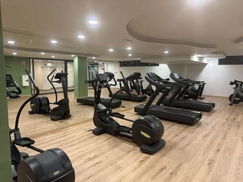 Luxury 2BD Flat - Pools - Parking - Spa - Gym