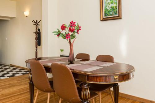 Luxury Apartments at the foot of the Acropolis Hill
