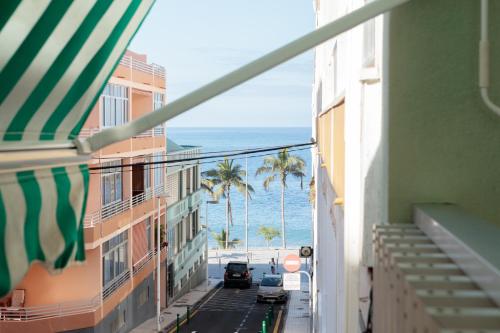 CHL Armonía, see side views in Puerto Naos