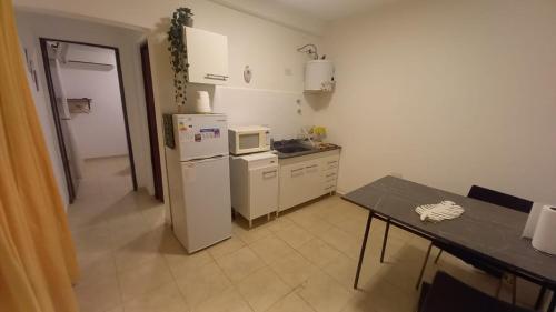 Cuisine ou kitchenette dans l'établissement Norita Alquiler Temporal - Departamento