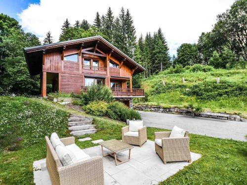 Chalet familial confortable 7 pers, 800m des pistes, terrasse, parking, WiFi, équipements modernes