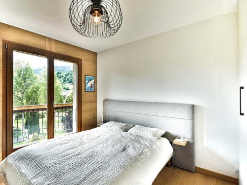 Charmant T2 + cabine, proche pistes et centre, balcon, cheminée, WIFI, parking, 4-5 pers.