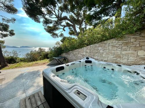 Villa Kennedy Corniche Vue exceptionnelle Jacuzzi Parking privé RoucasBlanc