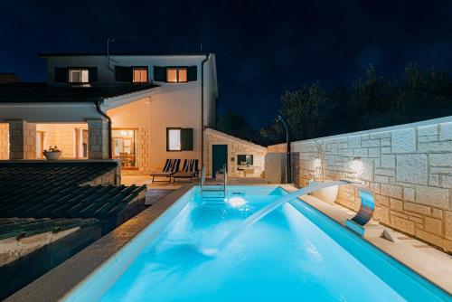 Villa V4