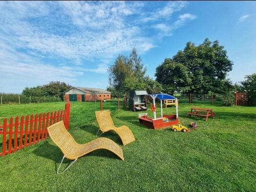 Zahrada ubytování Lichtdurchflutete Dachgeschosswohnung mit Charme