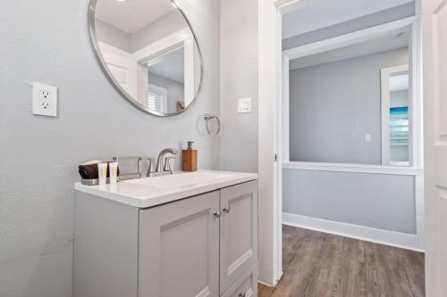 Ένα μπάνιο στο Cozy home with perfect central location