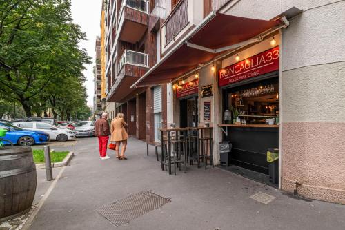Roncaglia 25, Milano