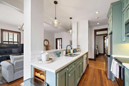 Η κουζίνα ή μικρή κουζίνα στο The perfect loft in the perfect location for everything Galveston has to offer