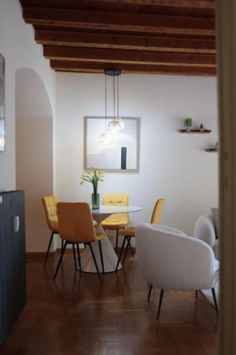 Urban House - Elegant Apartment Brera Milan Center