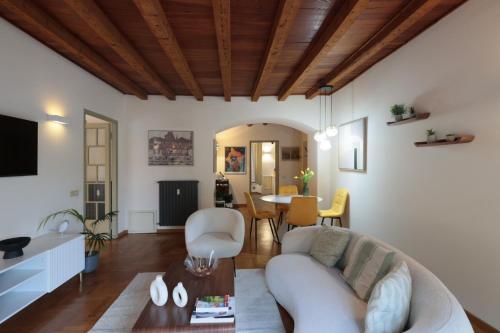 Urban House - Elegant Apartment Brera Milan Center