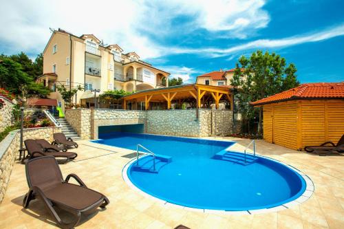 Apartments and Rooms Vitomir