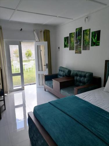 Giường trong phòng chung tại Castile inn