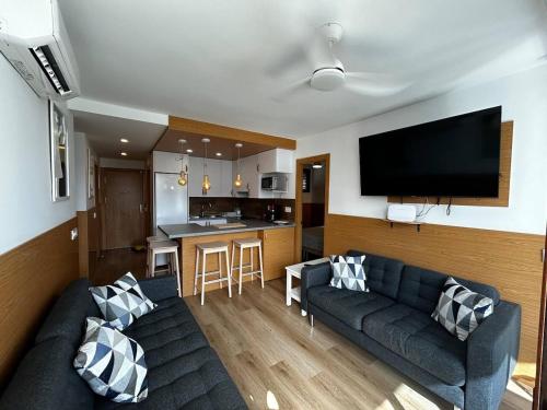 Modern spacious 3 bedroom apartment In Playa Del Ingles