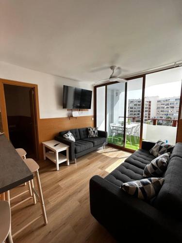 Modern spacious 3 bedroom apartment In Playa Del Ingles