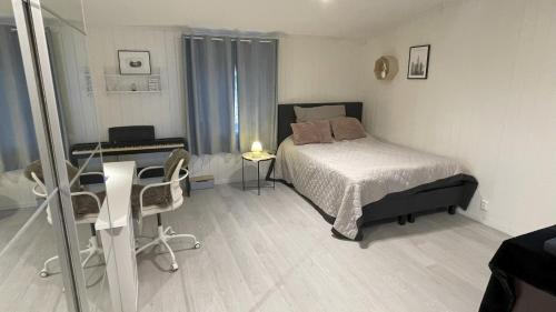 Ένα ή περισσότερα κρεβάτια σε δωμάτιο στο Explore Panorama View