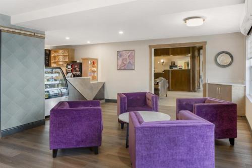 Et opholdsområde på Best Western Plus Grand-Sault Hotel & Suites