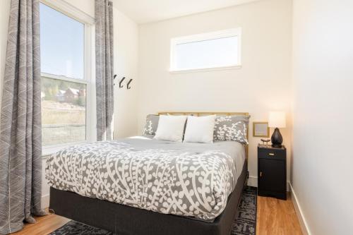 Ένα ή περισσότερα κρεβάτια σε δωμάτιο στο The Perch - Family Friendly! Panoramic Views!