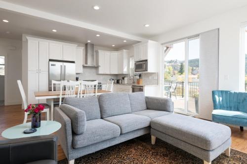 Η κουζίνα ή μικρή κουζίνα στο The Perch - Family Friendly! Panoramic Views!