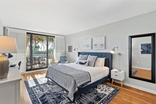 Ένα ή περισσότερα κρεβάτια σε δωμάτιο στο SWV2167: 2167 Shipwatch Villa