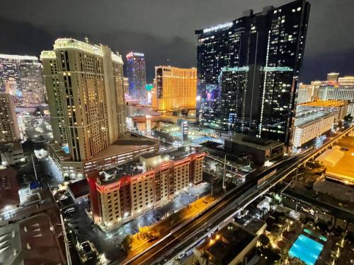 Γενική άποψη της πόλης Λας Βέγκας ή θέα της πόλης από  αυτό το ξενοδοχείο διαμερισμάτων