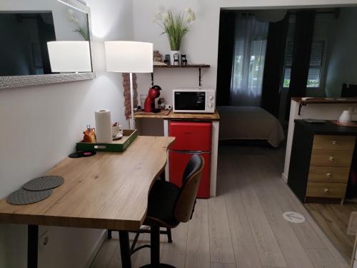 Rubica - "green window" studio apartment