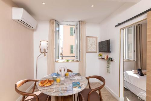 La Touraque by Evasion Riviera, Vieil Antibes, Remparts