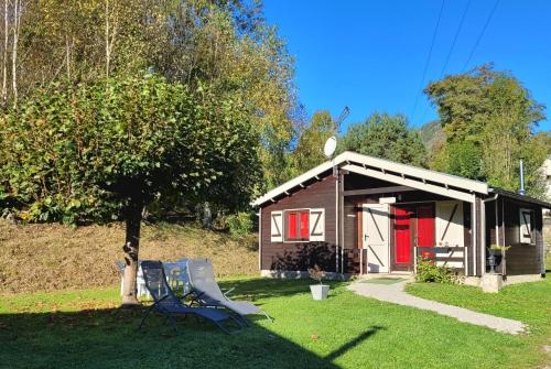 Κήπος έξω από το LES CHALETS de MONTORGUEIL