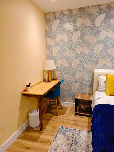 Een bed of bedden in een kamer bij Galway Paradisus