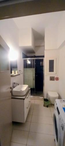 Cosy apartment close to the railway & metro stations